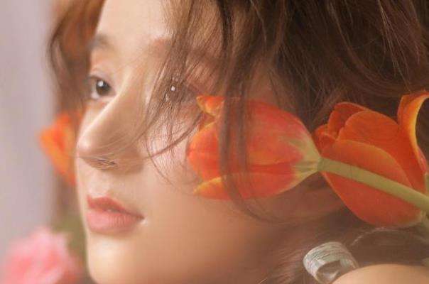 女生说嗯嗯怎么回复 下一句会热情